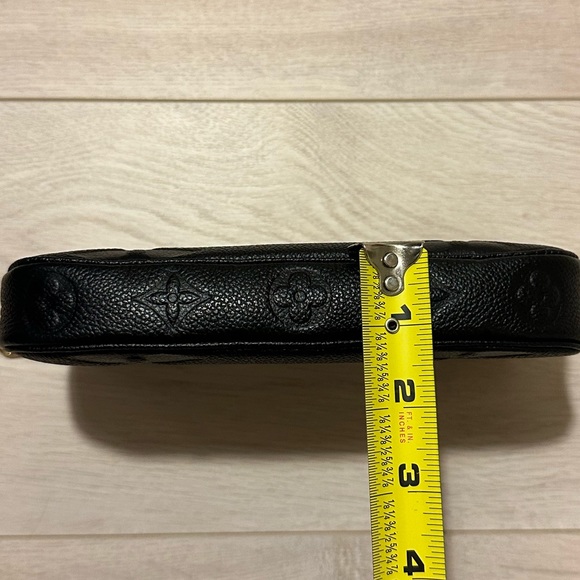 Louis Vuitton Empreinte Multi Pochette (Small Pouch) - Picture 5 of 15